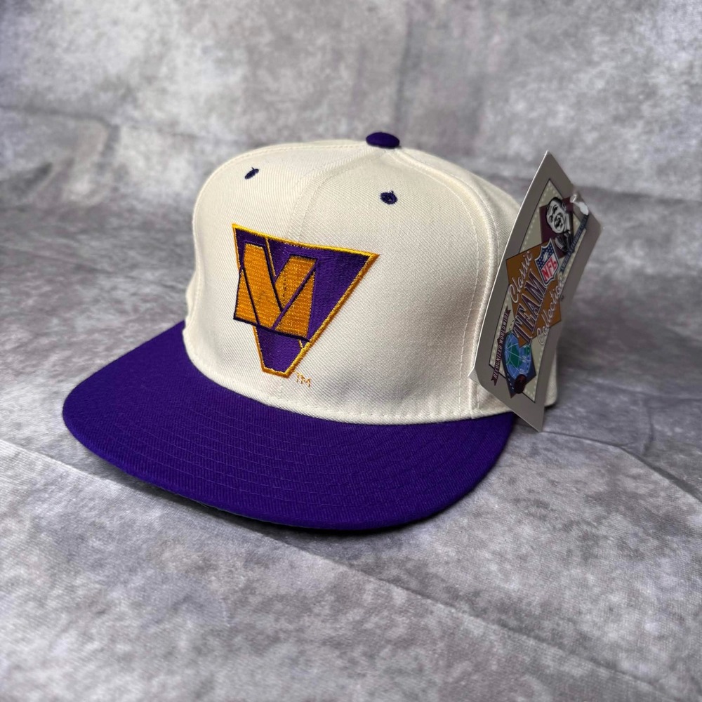 Vintage Minnesota Vikings New Era 5950 Fitted Hat 7 1/8 Cream Purple Wool USA
